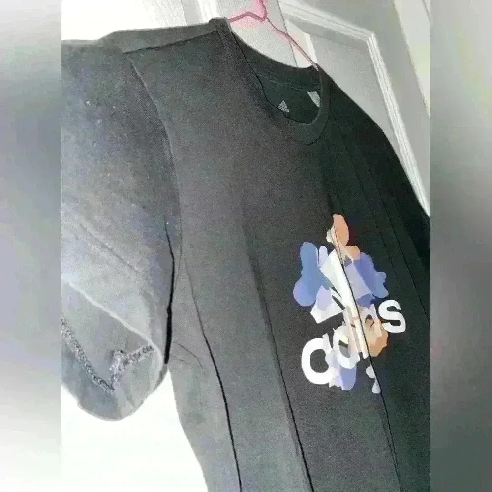 💜 2/$25 Women’s Adidas Black Short Sleeve Shirt - Picture 5 of 6
